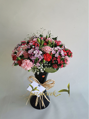 Özel Vazoda Ada Karanfili